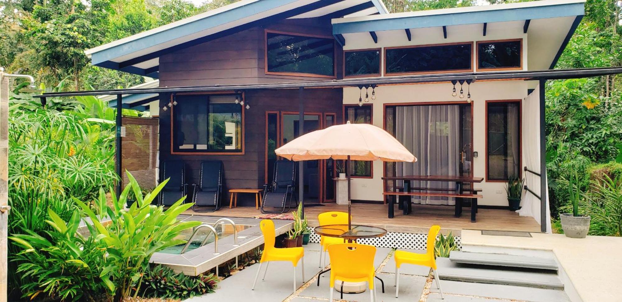 Villa Akala *